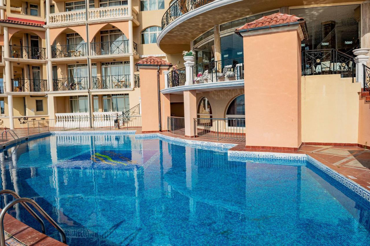 Menada Atrium Apartments エレニテ エクステリア 写真