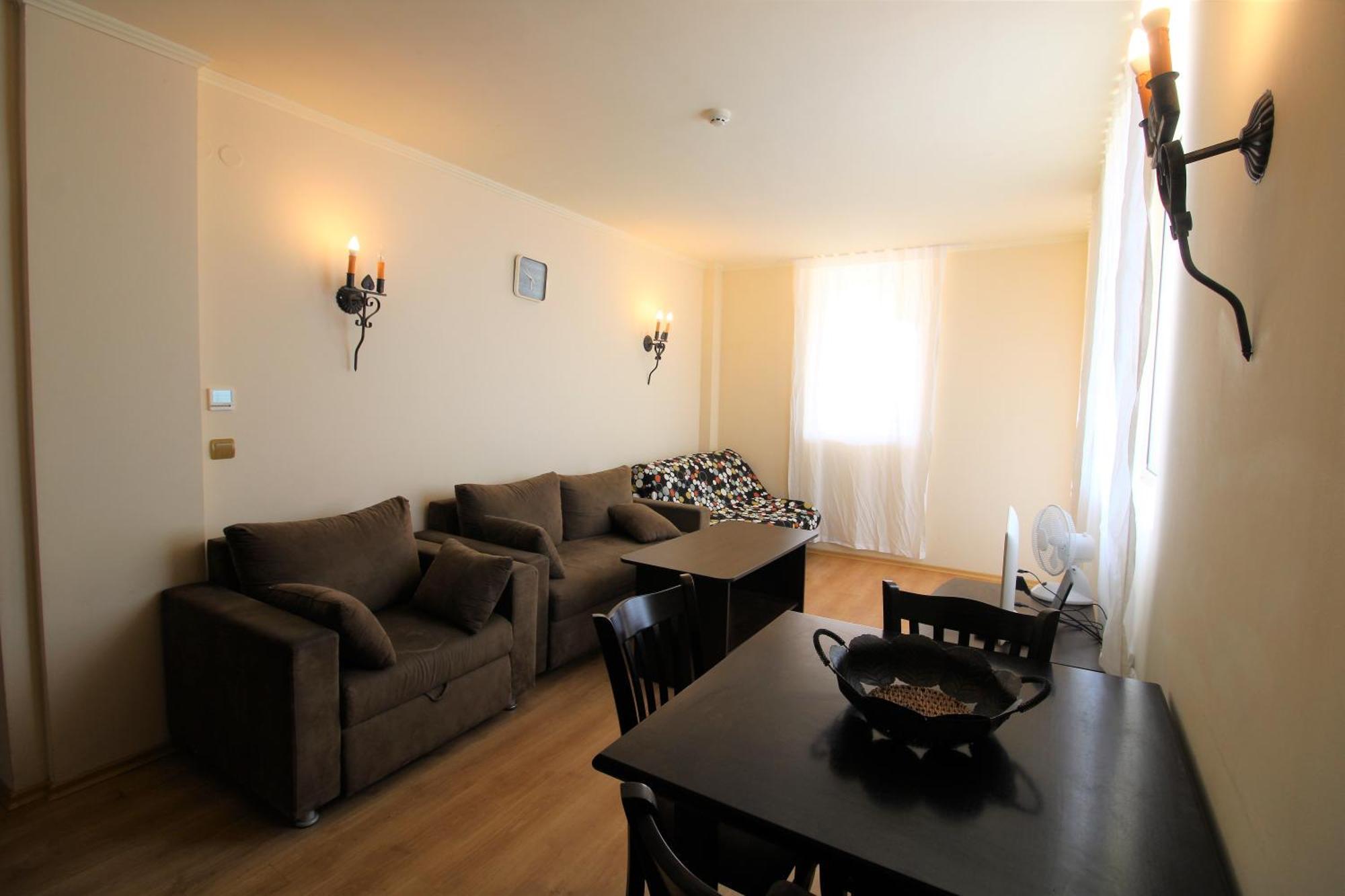 Menada Atrium Apartments エレニテ 部屋 写真