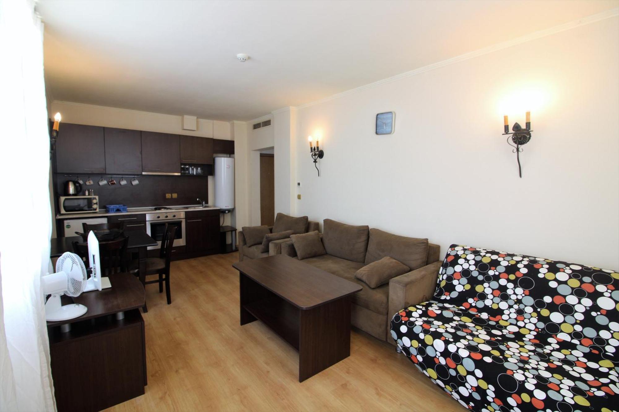 Menada Atrium Apartments エレニテ 部屋 写真