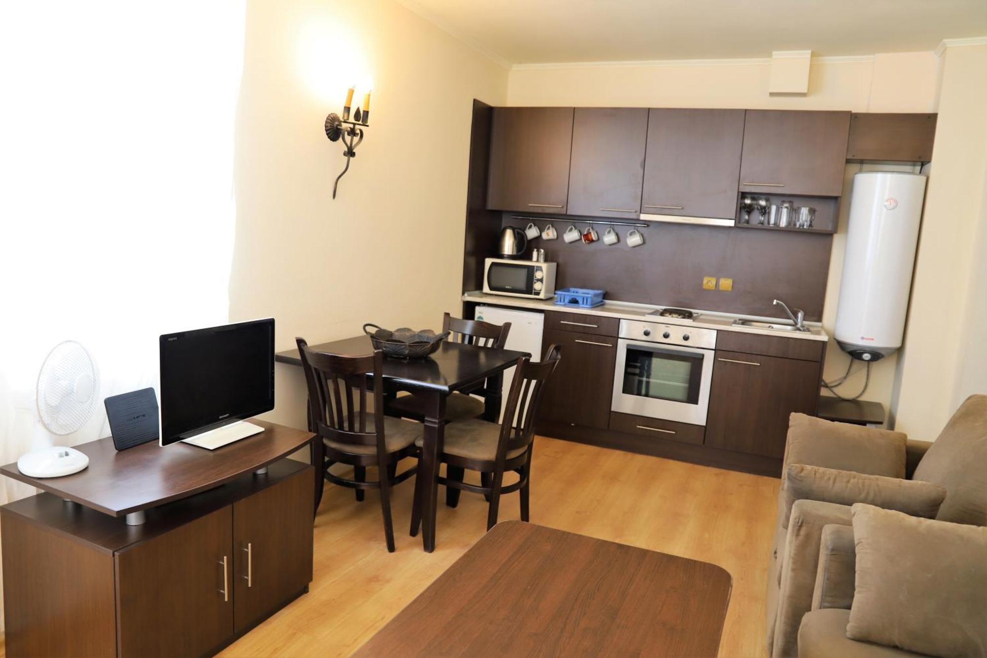 Menada Atrium Apartments エレニテ 部屋 写真