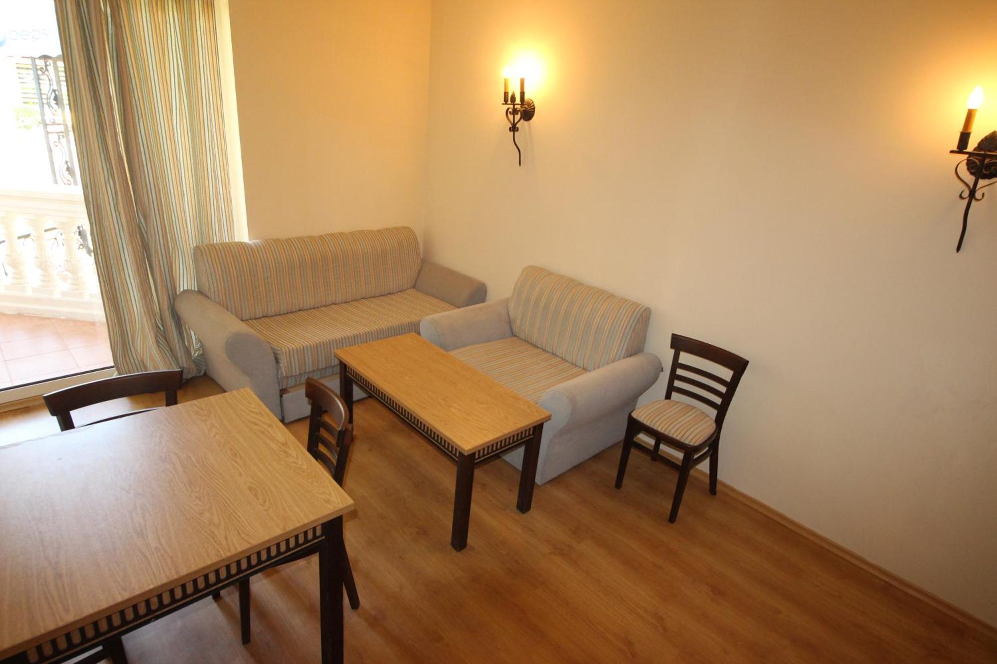 Menada Atrium Apartments エレニテ 部屋 写真