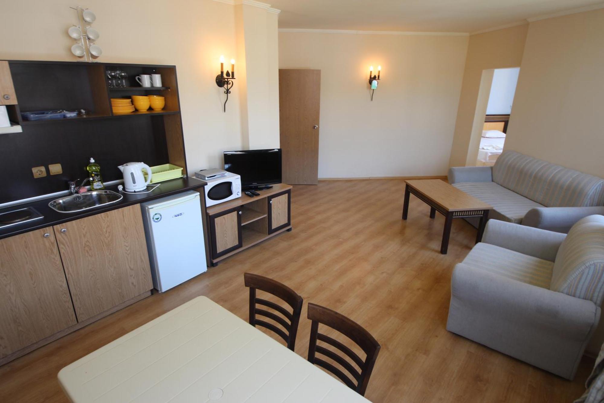 Menada Atrium Apartments エレニテ 部屋 写真