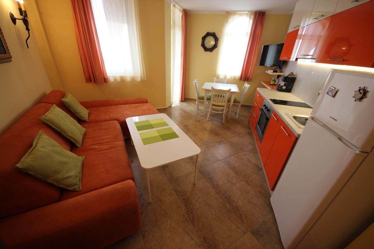 Menada Atrium Apartments エレニテ 部屋 写真