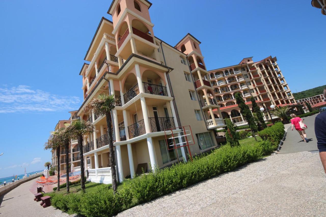 Menada Atrium Apartments エレニテ エクステリア 写真